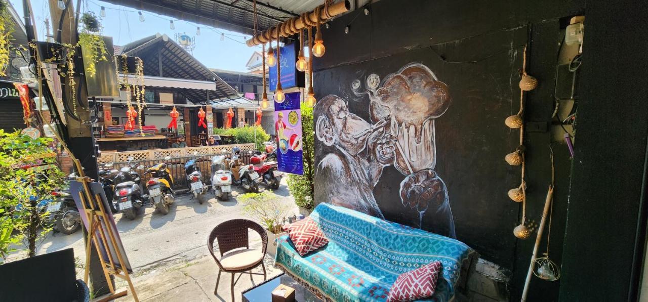 Funky Monkey Cnx - Guesthouse Τσιάνγκ Μάι Εξωτερικό φωτογραφία